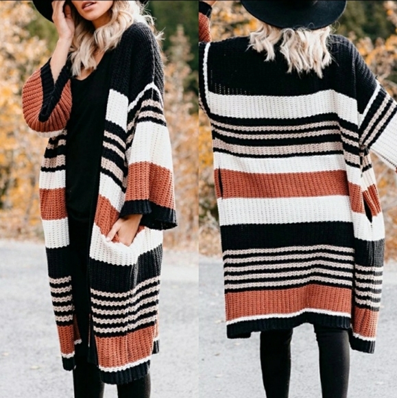 Black and White Long Sweater - Picture 4 of 4